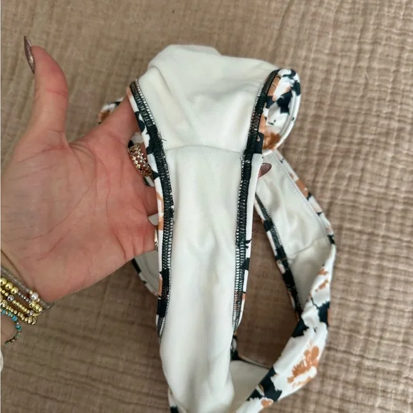 Abercrombie & Fitch Floral Bikini & Matching Bucket Hat - Picture 4 of 4